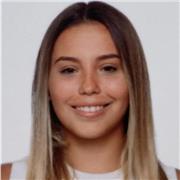 Soy una chica joven estudiando psicológica que le encantan los niños.